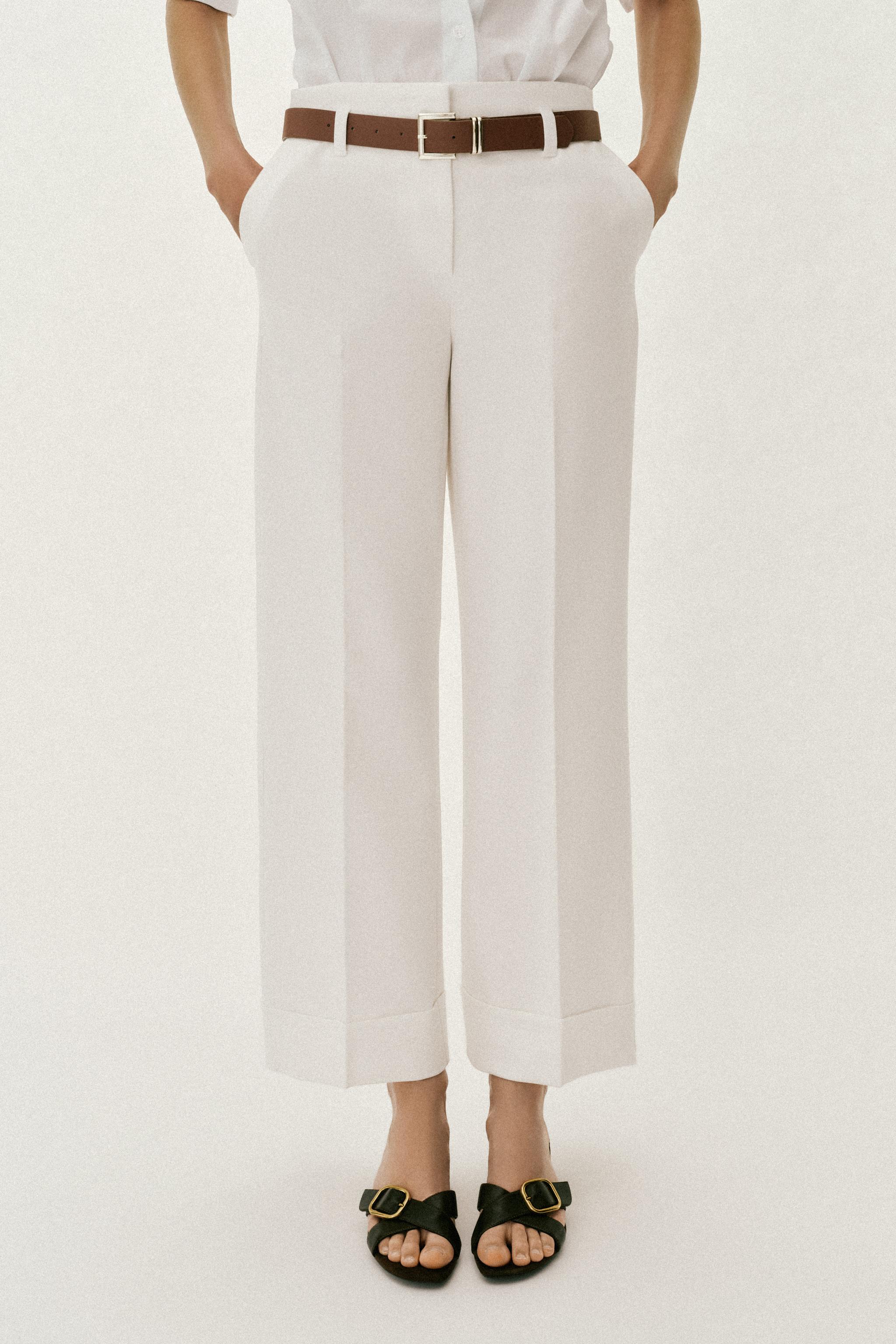 PANTALON AVEC REVERS ET CEINTURE
